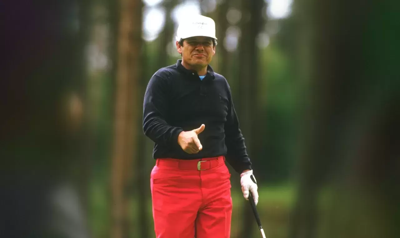 Lee Trevino USA 1985 points toward the camera during the Dunhill Masters at Woburn Country Club in Bedfordshire, England Trevino won the event backspin