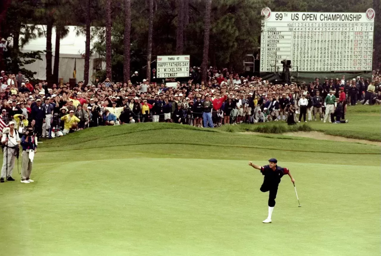 Payne Stewart celebrates victory after sinking his final putt during the last day of the 1999 US Open Pinehurst in North Carolina