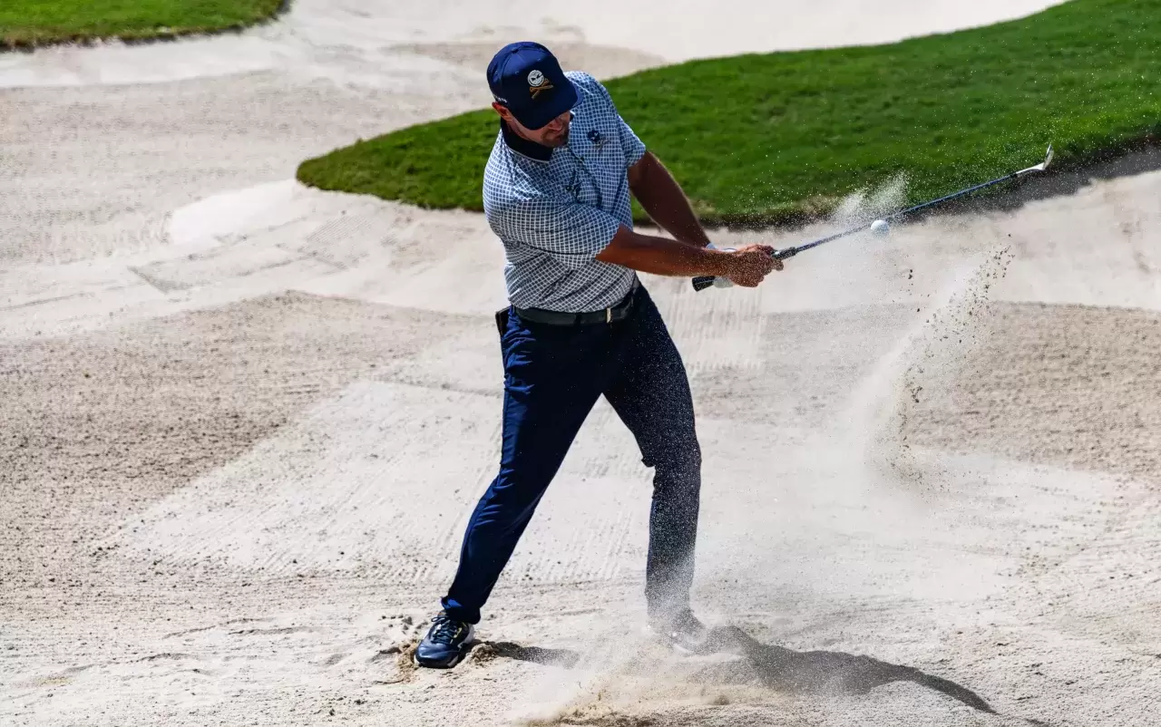 Bryson Dechambeau of Crushers GC Bryson DeChambeau – «Worst f… ing bunkers ever» 