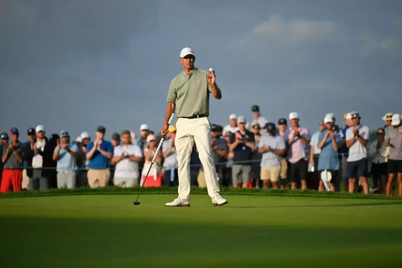 Adam Scott of Australia waves his ball on the 18th green during the third round of 125th U.S. Open Championship at Oakmont Country Club on June 14, 2025 in Oakmont, Pennsylvania