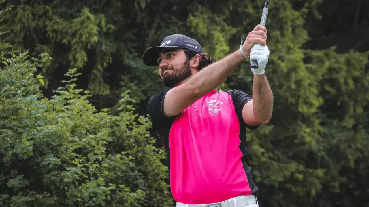 Während sich beim Omega European Masters in Crans-Montana das Geschehen auf der DP World Tour wetterbedingt nur schleppend entwickelte, wurde auf der Pro Golf Tour in den Niederlanden heute Golf gespielt. Mitten im Geschehen: Swiss-PGA-Mitglied Mauro Gilardi, der beim Stippelberg Open eine starke Leistung zeigte und sich mit einer Platzierung in den Top 10 wichtige Punkte im Order of Merit sicherte.