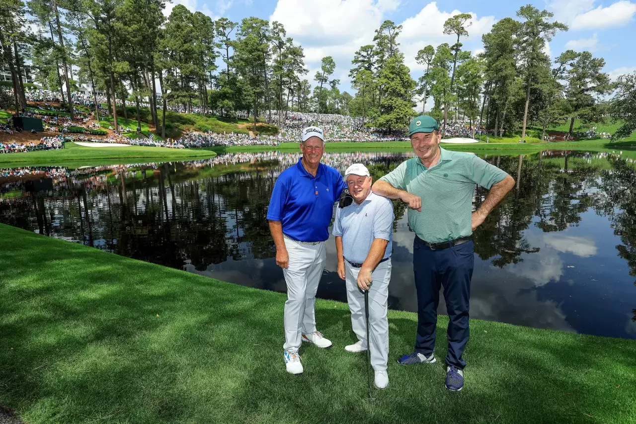 Sir Nick Faldo und Ian Woosnam bilden ein Team und spielen im Vierball-Format über fünf Löcher gegen Sandy Lyle und Sam Torrance auf dem Brabazon Course