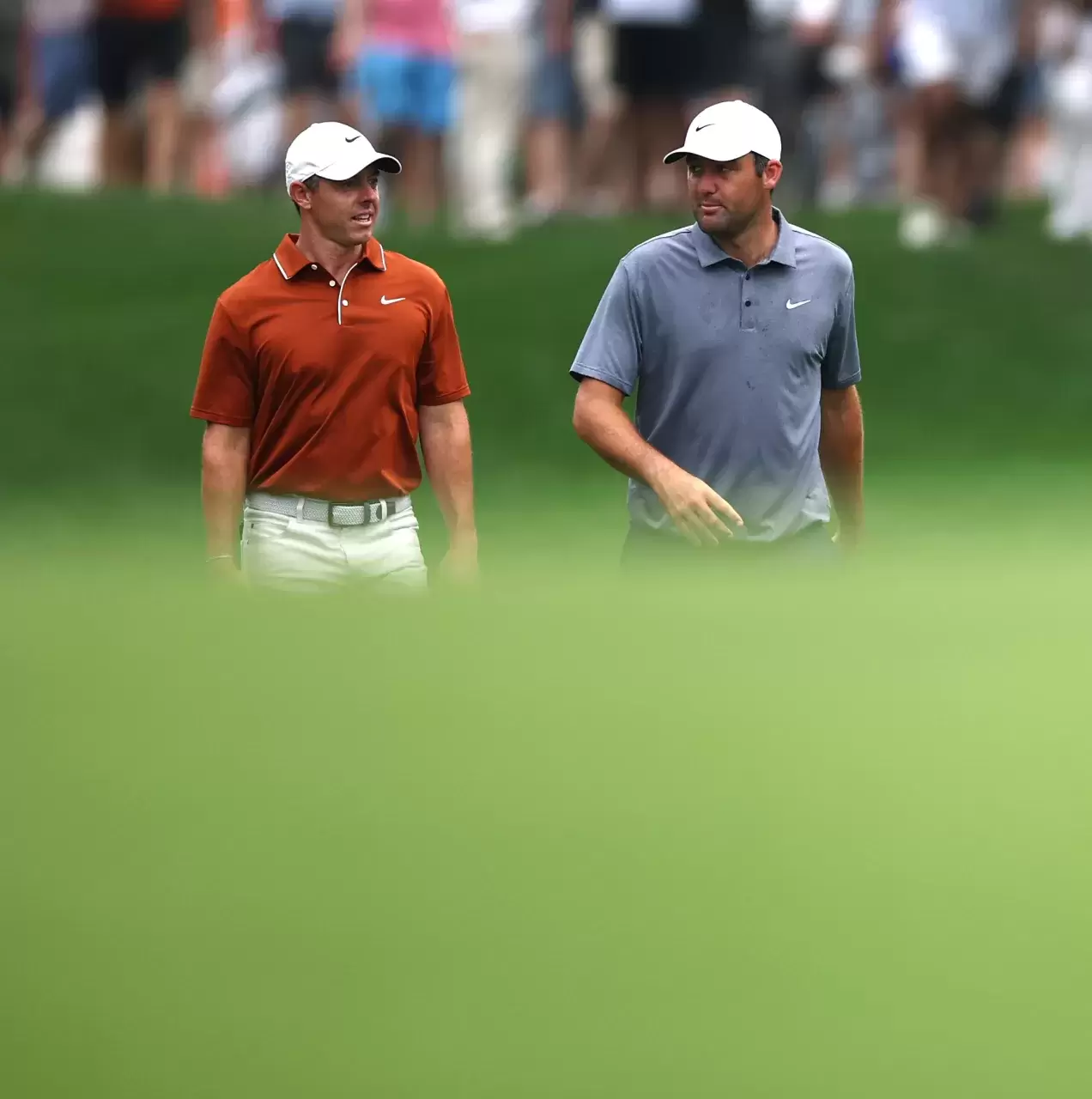 Photo by Jared C. Tilton/Getty Images Rory McIlroy und Scottie Scheffler treffen kurz vor Weihnachten in einem neu geschaffenen TV-Wettbewerb direkt aufeinander.