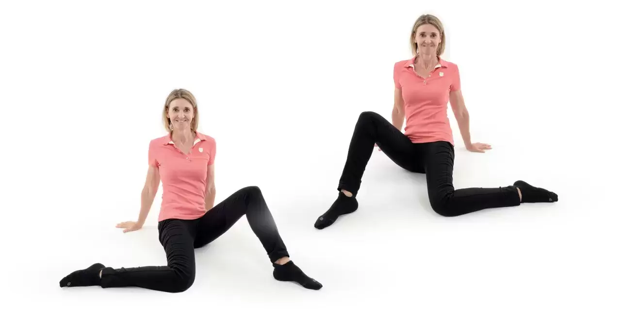 Bossy Tip: Füsse-­zusammen-Drill  Stellen Sie sich mit geschlossenen Füssen hin und machen Sie ruhige Halb- oder Dreiviertelschwünge. Durch die schmale Basis werden Sie gezwungen, sich um Ihre Wirbelsäule zu drehen, anstatt seitlich zu rutschen. Dies fördert eine bessere Rotation, Balance und zentrierten Ballkontakt.