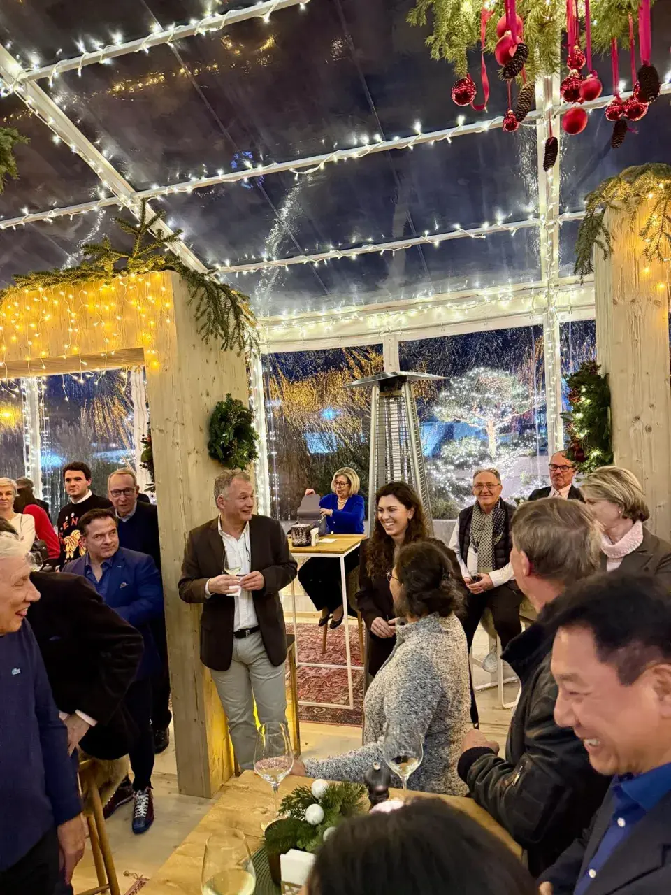 ASGI Jahresausklang im Millennium Pascal Germanier empfängt die ASGI Family