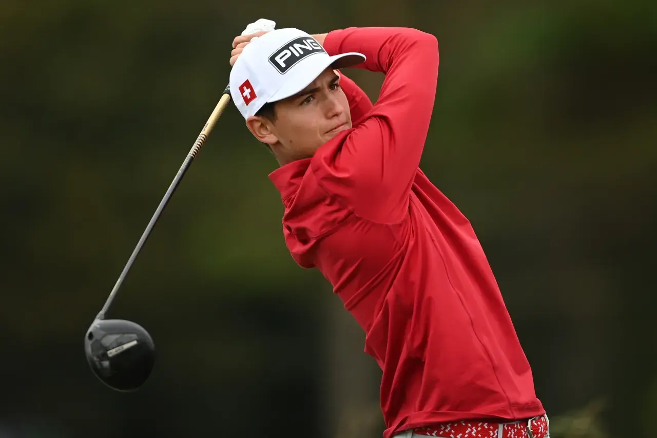 Furioser Auftakt für die Schweizer Nachwuchsgolfer auf der Global Junior Golf Tour: Gleich mehrere Titel gehen zum Saisonbeginn an Spieler aus der Schweiz. Zwischen Januar und Februar – vor allem auf portugiesischem Boden – setzten Olivier Schneiter (Bern), Alex Haas (Breitenloo), Adrien Medinger (Lausanne) und Marius Dupraz (Les Bois) starke Ausrufezeichen und sicherten sich Turniersiege.