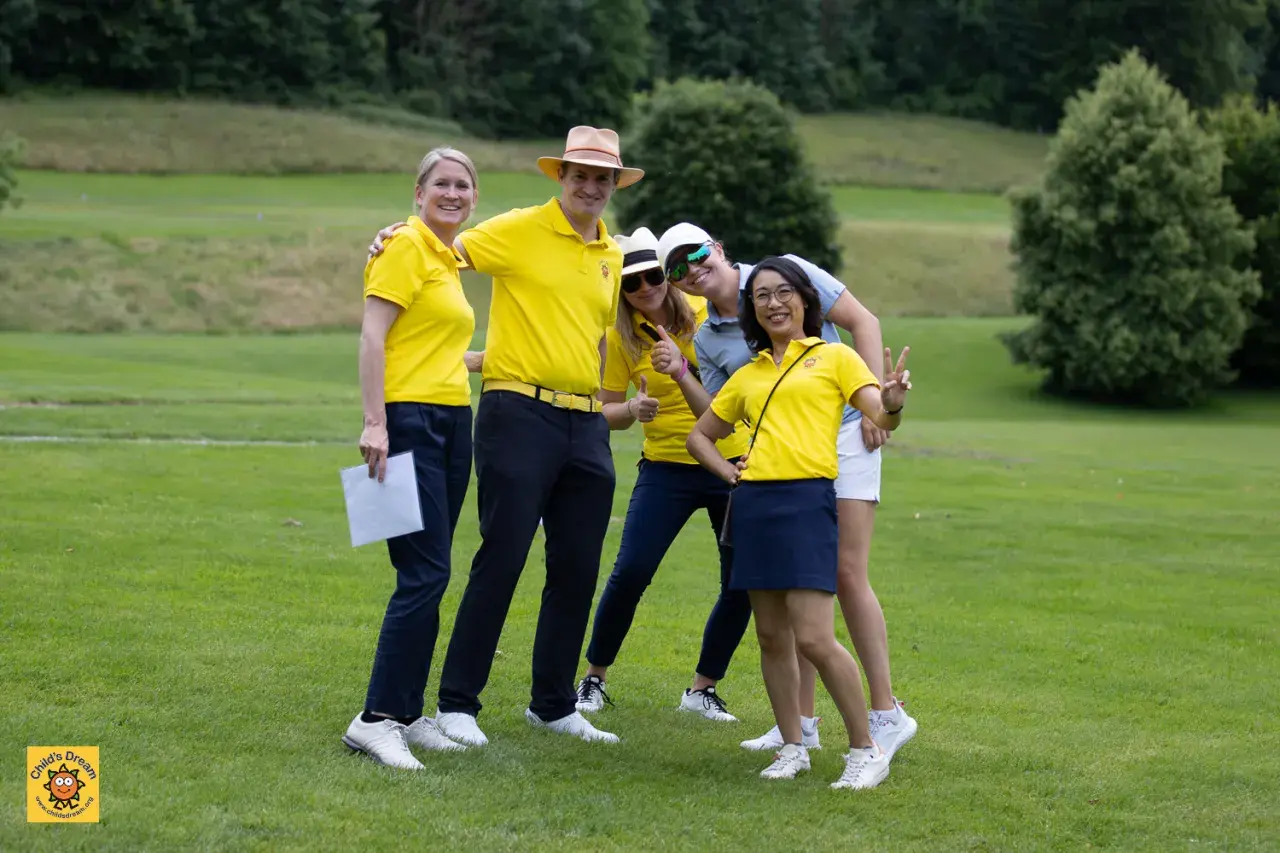 Seit ihrer Gründung vor 20 Jahren hat die Child’s Dream Foundation mehr als 1,2 Millionen Kinder und Jugendliche in Myanmar, Kambodscha, Laos und Thailand erreicht. Im Fokus stehen der Ausbau von Bildungsinfrastruktur, der Zugang zur Grundausbildung sowie die Förderung talentierter junger Menschen. Sämtliche Erlöse des Turniers fliessen direkt in diese Projekte.  Ein besonderer Schwerpunkt liegt 2026 auf Kambodscha. Im Rahmen der Abendveranstaltung wird über die kürzlich eröffnete Primarschule in der Provin