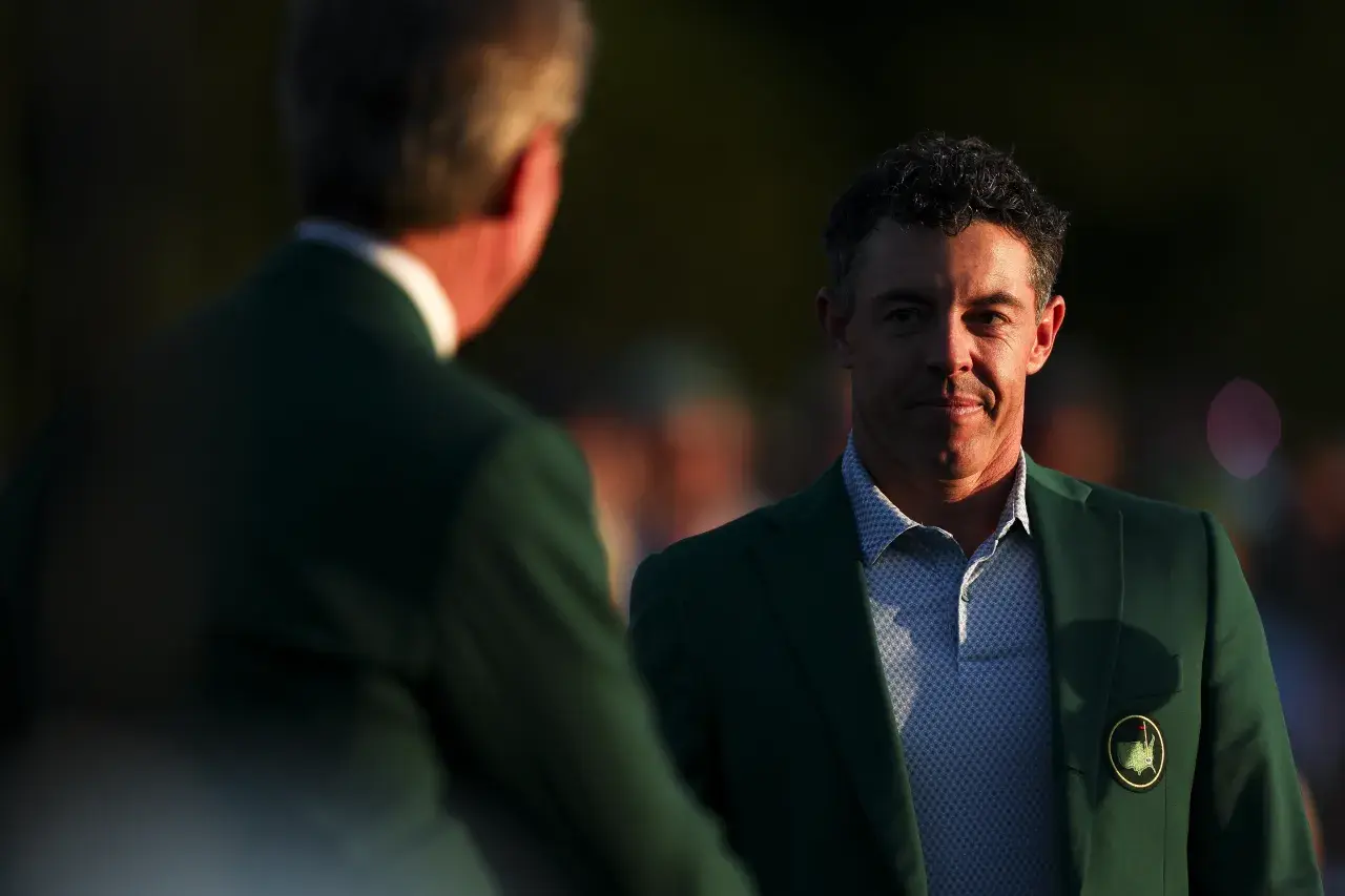 Rory McIlroy verteidigt seinen Masters-Titel an einem spektakulären Sonntag