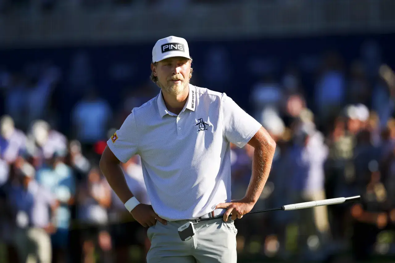 Neuer norwegischer Star triumphiert mit eiskaltem Finish beim Truist Championship   Mit Nervenstärke, präzisem Eisenspiel und entscheidenden Putts auf den Back Nine sicherte sich Kristoffer Reitan beim Truist Championship in Quail Hollow seinen ersten Titel auf der PGA Tour. Der 28-jährige Norweger gewann mit zwei Schlägen Vorsprung und setzte sich in einer turbulenten Schlussphase gegen prominente Konkurrenz durch.