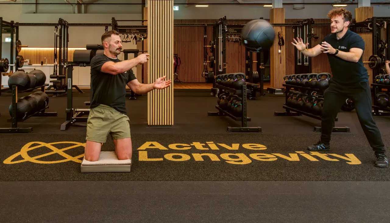 Nejc Hojc ist Gründer und CEO von Active Longevity, einem Schweizer Longevity- und Performance-Unternehmen mit 2025 eröffnetem Flagship-Store in St. Gallen-Neudorf