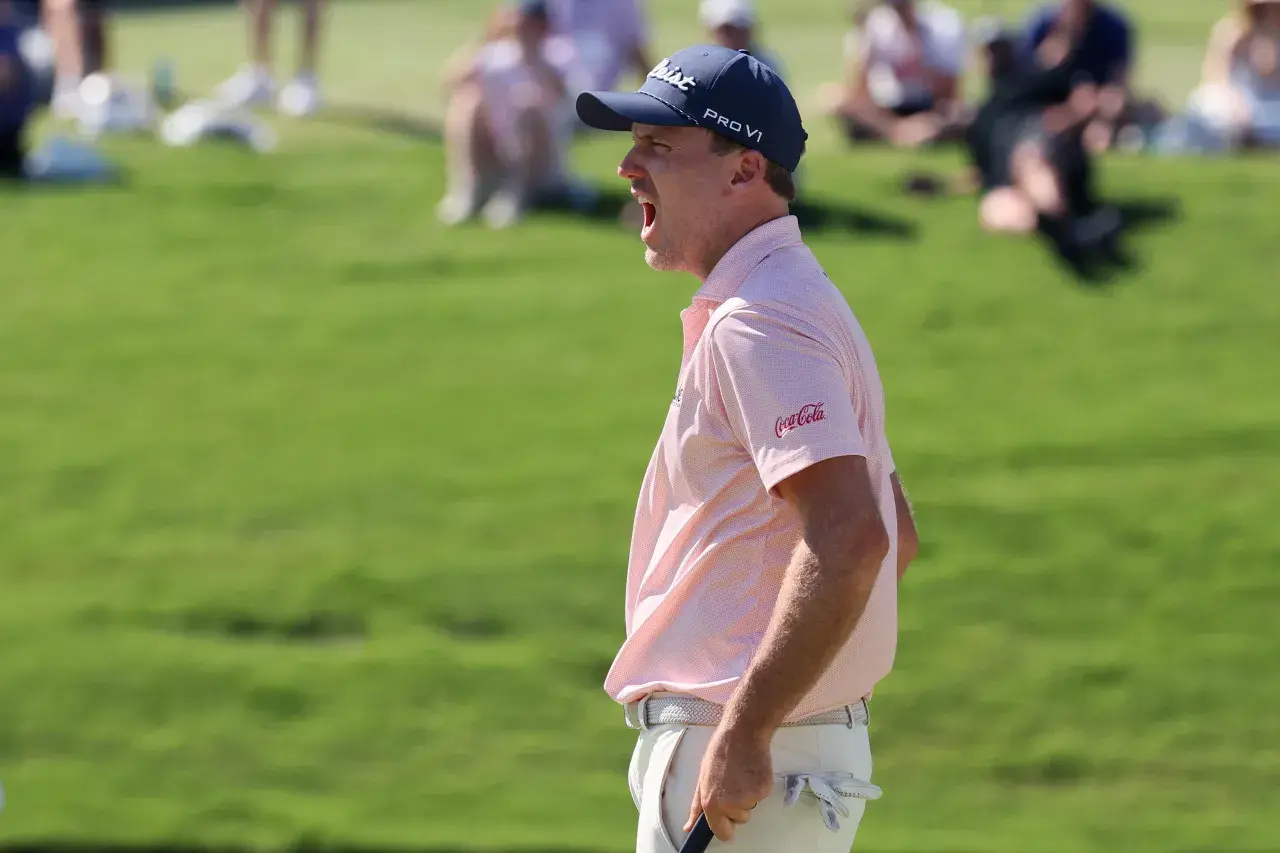Russell Henley gewinnt die Charles Schwab Challenge nach einem dramatischen Finish im Colonial Country Club. Während Henley mit vier Birdies auf den letzten vier Löchern triumphiert, zerplatzt für Eric Cole der Traum vom ersten PGA-Tour-Sieg auf besonders bittere Weise erst im Playoff.