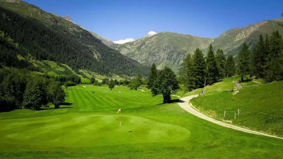 Golfplatz Source du Rhone