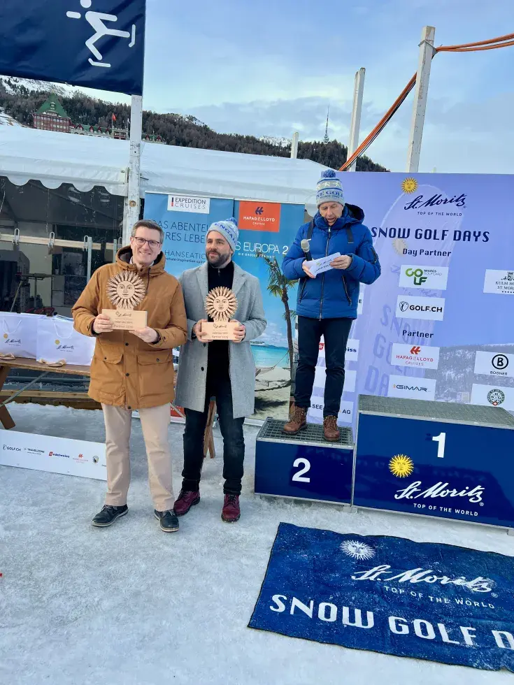 Die Stimmung unter den Teilnehmerinnen und Teilnehmern war entsprechend gelöst und zugleich konzentriert. Nach zwei intensiven Turniertagen stand beim grossen Finaltag nochmals alles im Zeichen von sportlichem Ehrgeiz, Wintergolf-Genuss und dem gemeinsamen Erlebnis auf dem einzigartigen Snow-Golf-Kurs. Das internationale Teilnehmerfeld sorgte für spannende Flights und zahlreiche sehenswerte Schläge – ein Abschluss, der dem Charakter der Snow Golf Days voll gerecht wurde.  Die Sieger des Tages (Freitag, 13. 